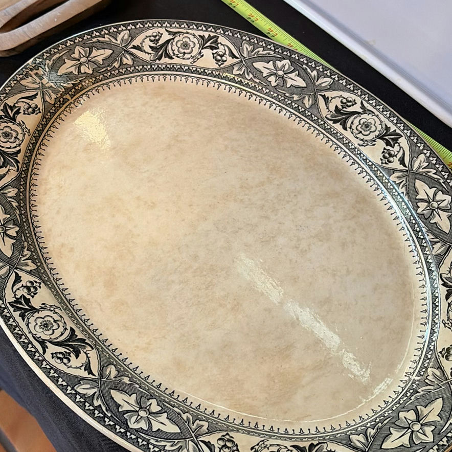 Assorted kitchenware: colorful square bowls, wooden serving tray, and decorative oval plate - image 5 of 8