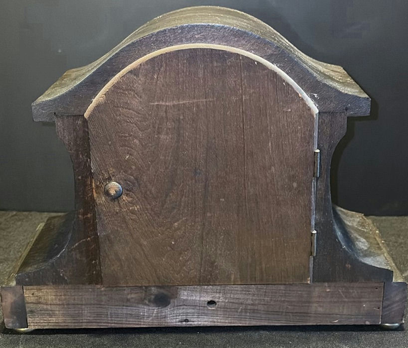 Seth Thomas mantel clock in wooden arch-top case - image 5 of 9