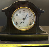 Seth Thomas mantel clock in wooden arch-top case - thumbnail 2 of 9