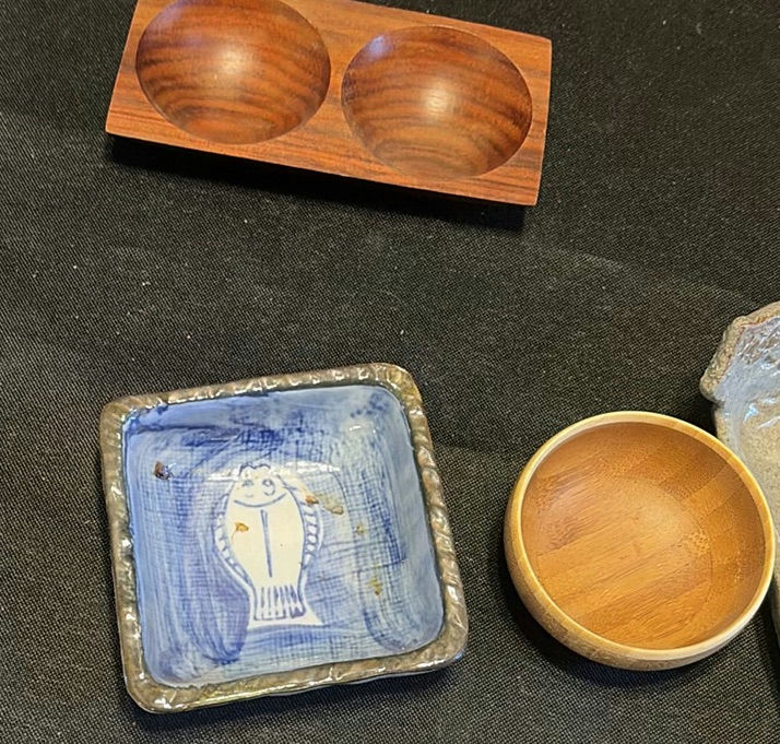 Assorted wooden boxes, ceramics, and carved items - image 8 of 11