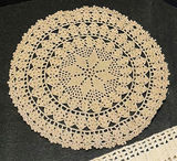 Assorted textiles, doilies, and accessories - thumbnail 10 of 12