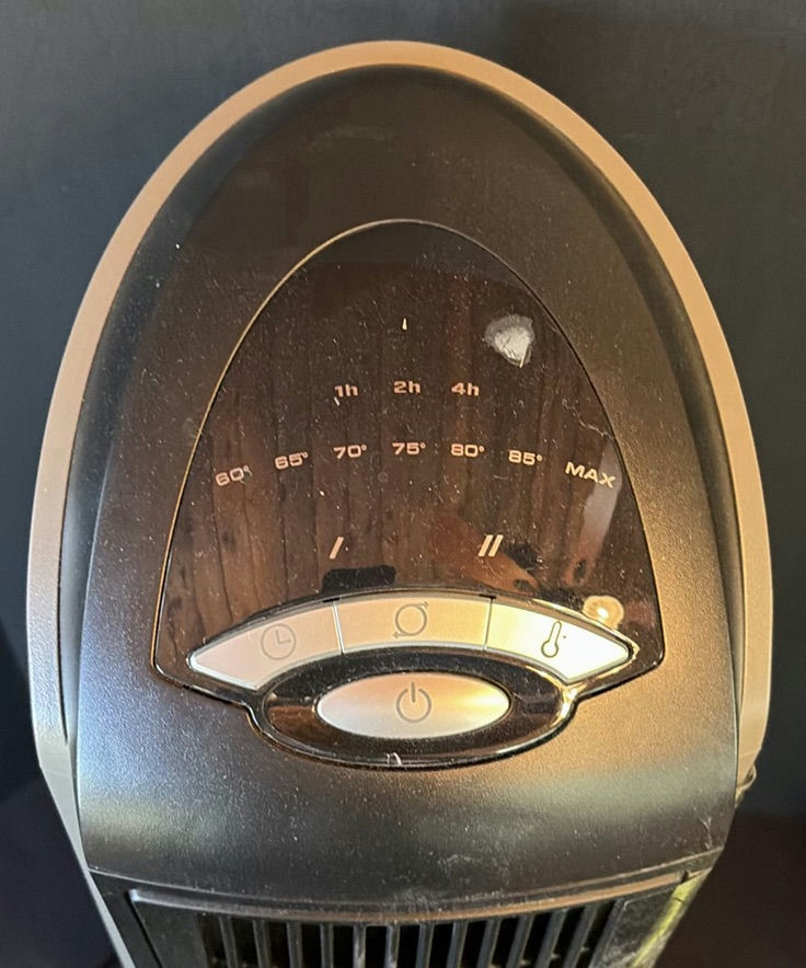 Two Lasko tower-style electric space heaters - image 3 of 7