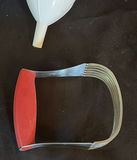 Assorted vintage kitchen utensils and accessories - thumbnail 6 of 9