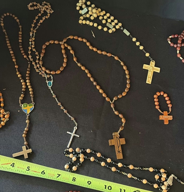 Assorted religious bead jewelry (rosaries and crucifix necklaces) with ceramic items - image 5 of 13
