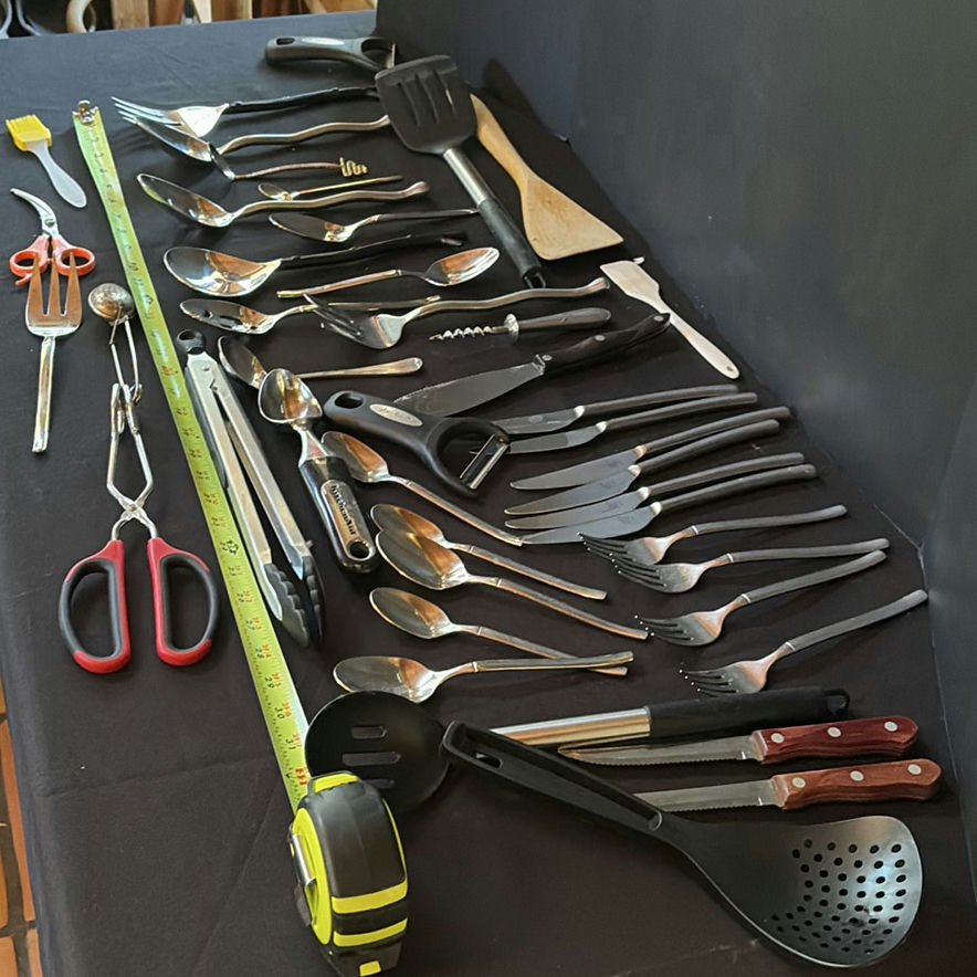Assorted kitchen utensils and cutlery set - image 11 of 12