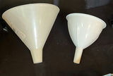 Assorted vintage kitchen utensils and accessories - thumbnail 5 of 9