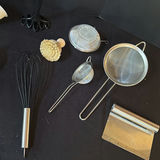 Assorted vintage kitchen utensils and accessories - thumbnail 8 of 9