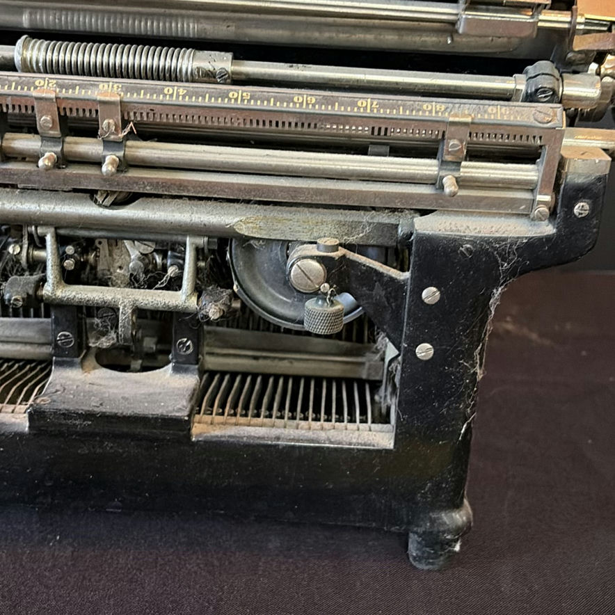 Vintage Underwood Typewriter - image 12 of 12