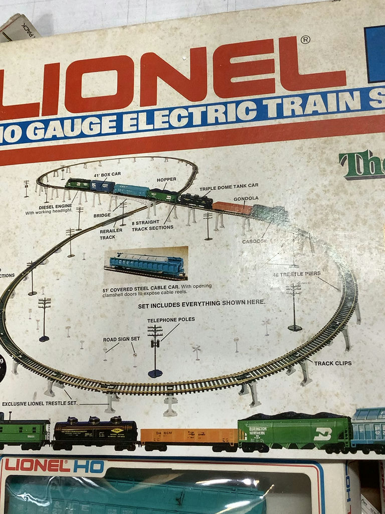 Lionel HO Gauge Electric Train Set The Burlington 181 / NIB - image 6 of 6