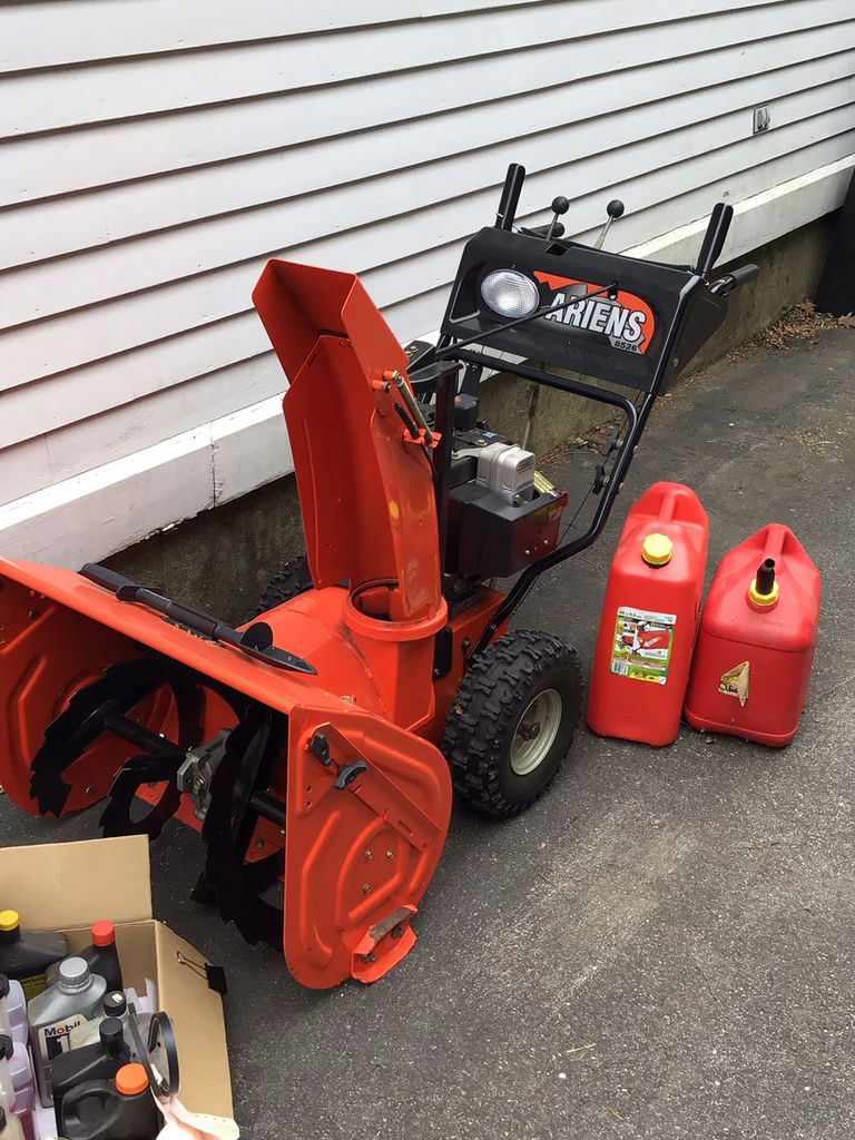 Ariens 8526 Snow Blower & More - image 2 of 7