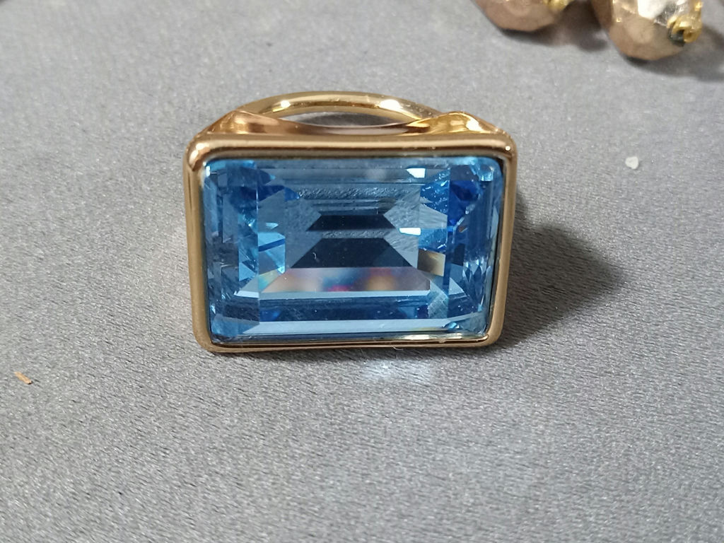 Nicole Miller Cosmetic/Jewelry Box & High-End Costume Jewelry - image 10 of 25