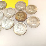 1964-P Kennedy Half Dollars (88+dwt) - thumbnail 5 of 9