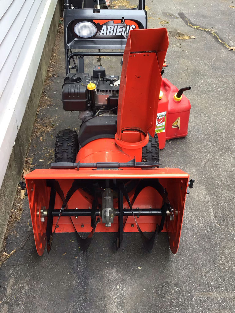 Ariens 8526 Snow Blower & More - image 5 of 7