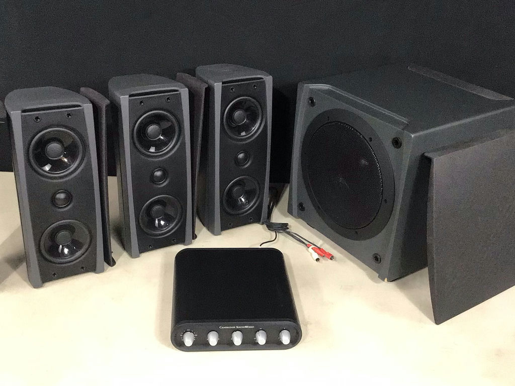 Cambridge SoundWorks Newton Series MC300 Speakers / P500 Subwoofer - image 1 of 6