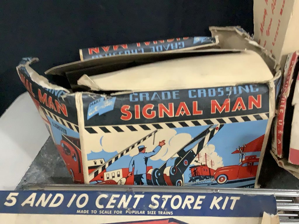 Louis Marx Train Set & More - image 14 of 23