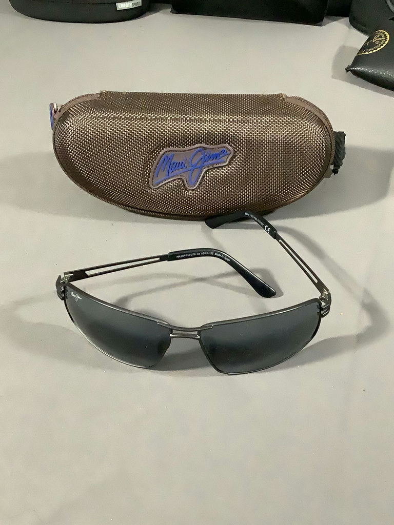 Maui Jim & More Sunnies & Cases - image 6 of 12