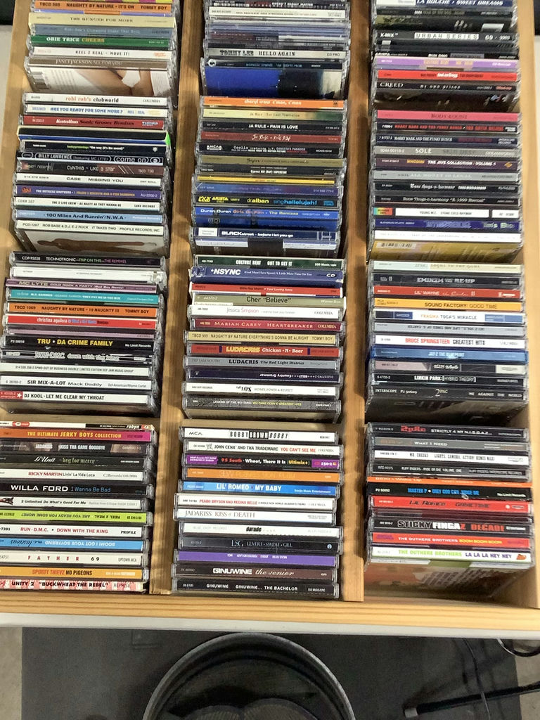 Miscellaneous Music CDs - image 3 of 9