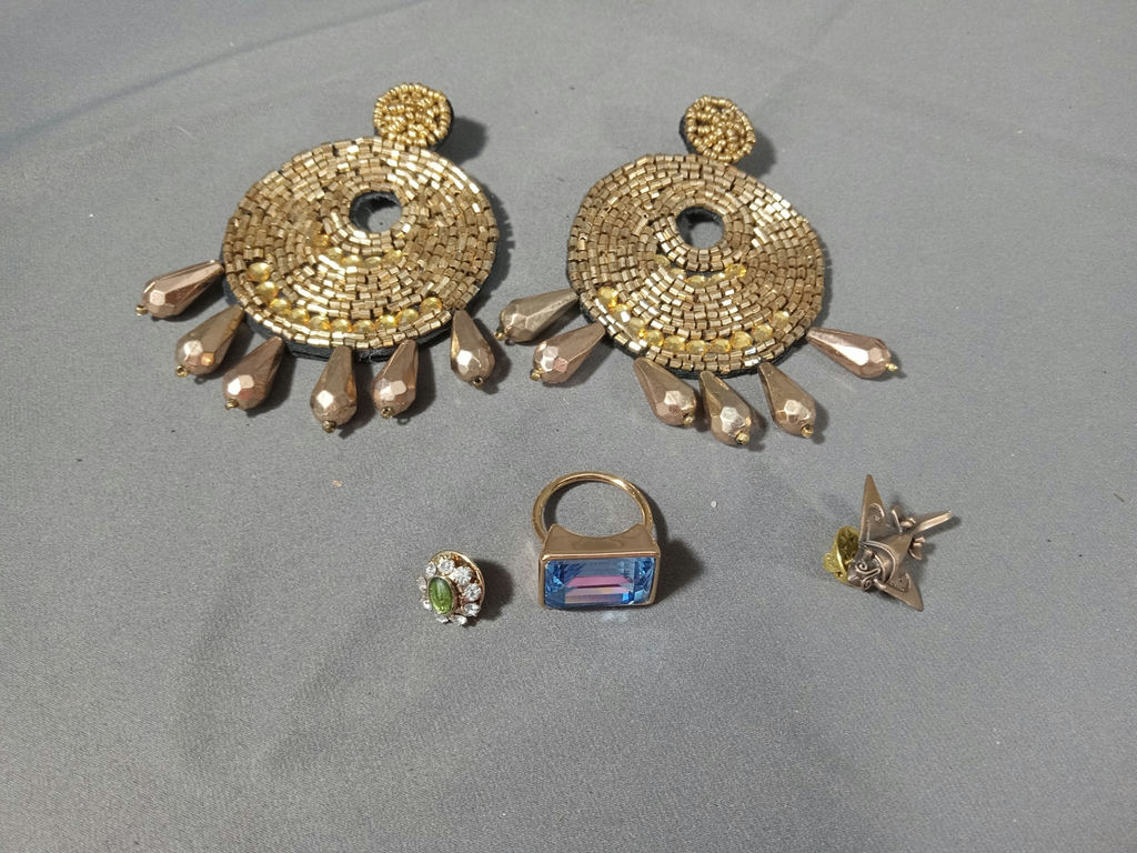 Nicole Miller Cosmetic/Jewelry Box & High-End Costume Jewelry - image 8 of 25