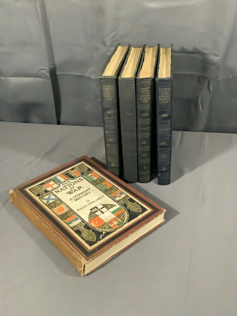 Pictorial History of the Second World War, vol. 1-4 - image 1 of 17