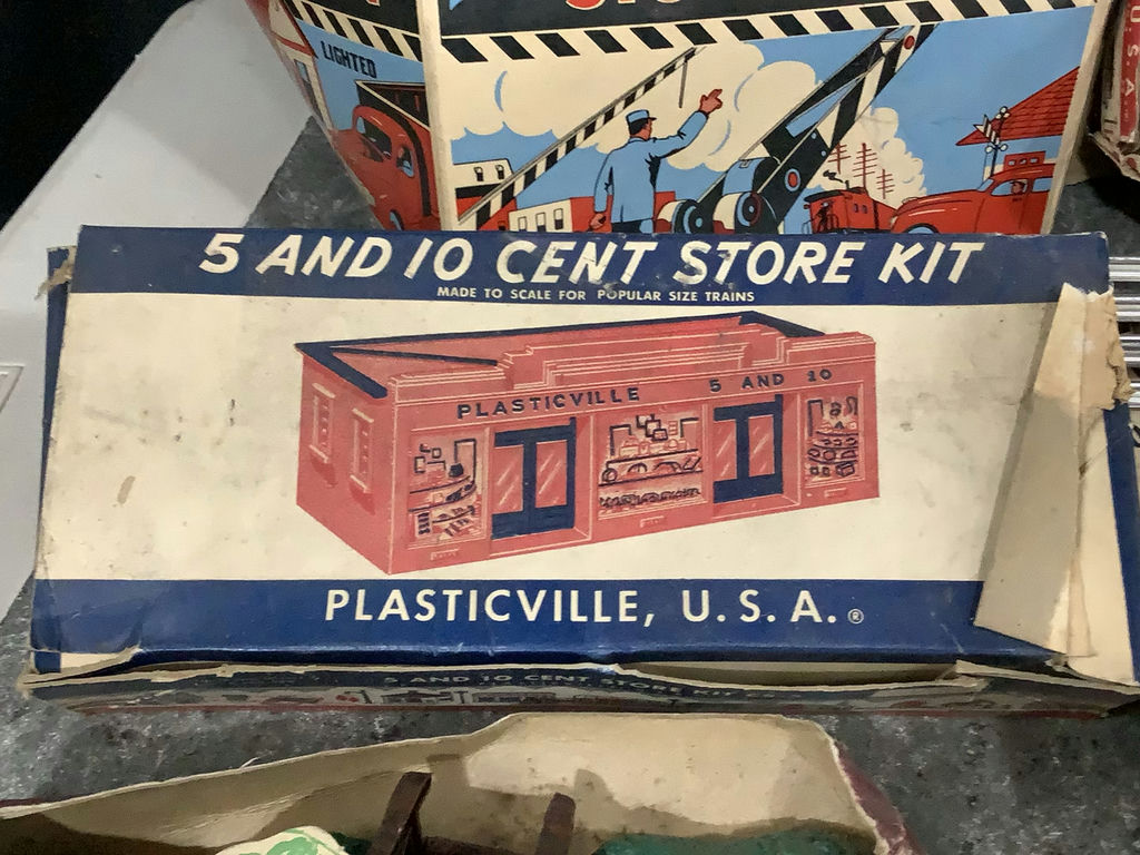 Louis Marx Train Set & More - image 15 of 23