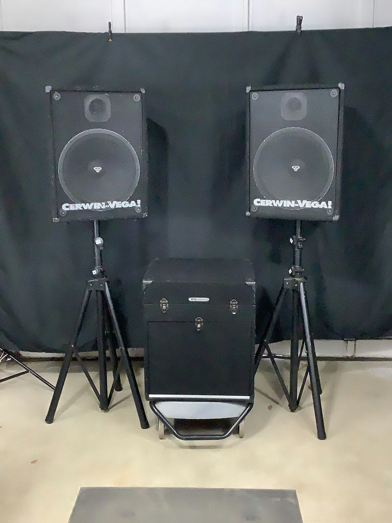 Cerwin-Vega Speakers w/ Numark CDN-34 DJ Rack System - image 1 of 8