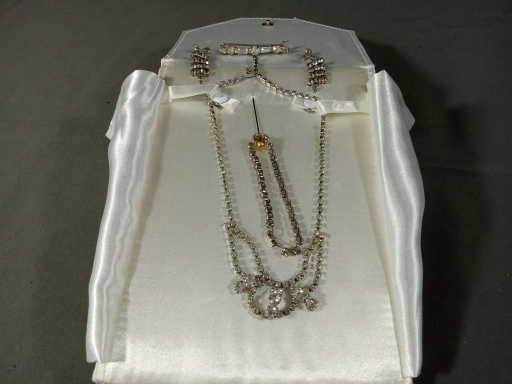 Fit for a Glamorous Occasion - image 13 of 20