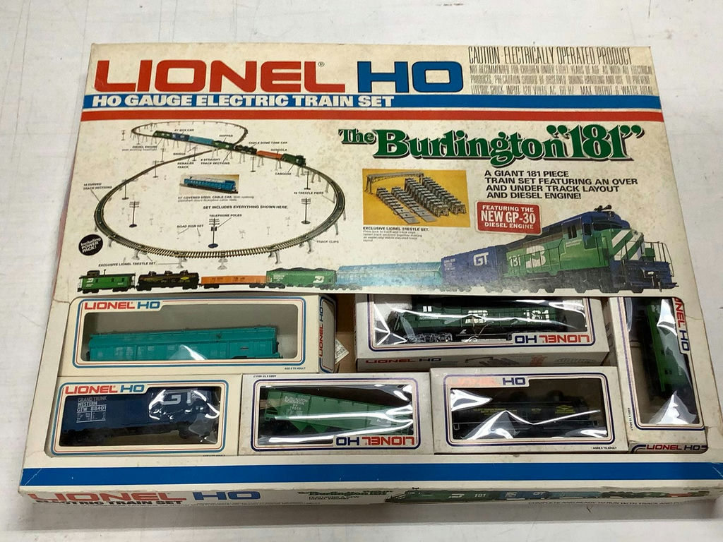 Lionel HO Gauge Electric Train Set The Burlington 181 / NIB - image 1 of 6