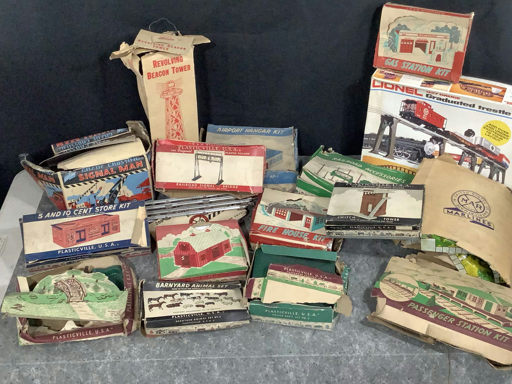 Louis Marx Train Set & More - image 11 of 23
