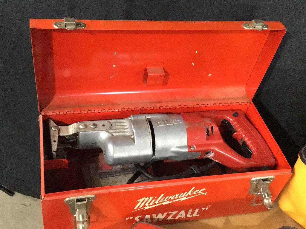 Craftsman Tool Chest & Toolboxes w/ Milwaukee Sawzall Tools - image 3 of 17