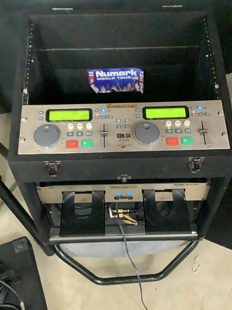 Cerwin-Vega Speakers w/ Numark CDN-34 DJ Rack System - image 3 of 8