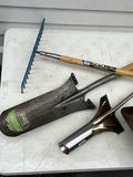 Six Long Handled Yard Tools - thumbnail 2 of 4