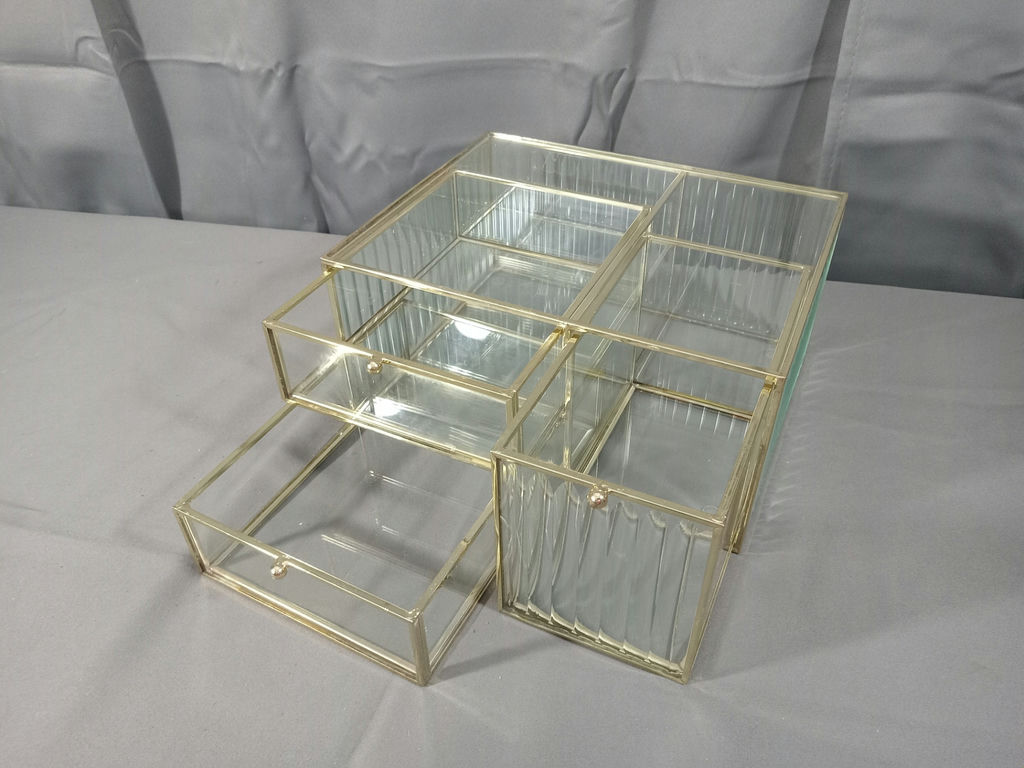 Nicole Miller Cosmetic/Jewelry Box & High-End Costume Jewelry - image 24 of 25