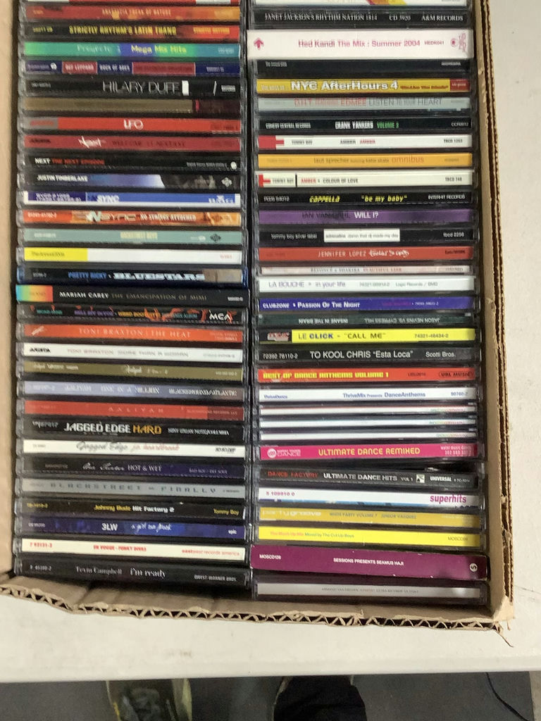 Miscellaneous Music CDs - image 3 of 9