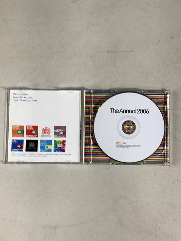 Miscellaneous Music CDs - image 5 of 9