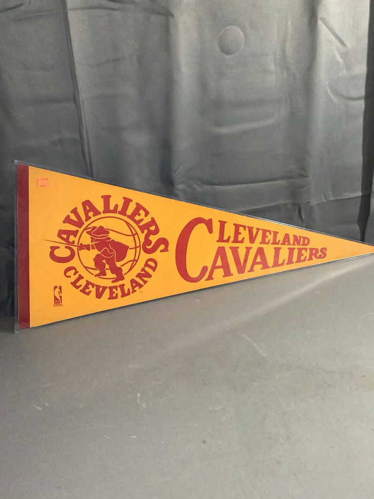 Vintage Basketball Pennants - Bucks / Cavaliers / Pistons / Bulls - image 6 of 14