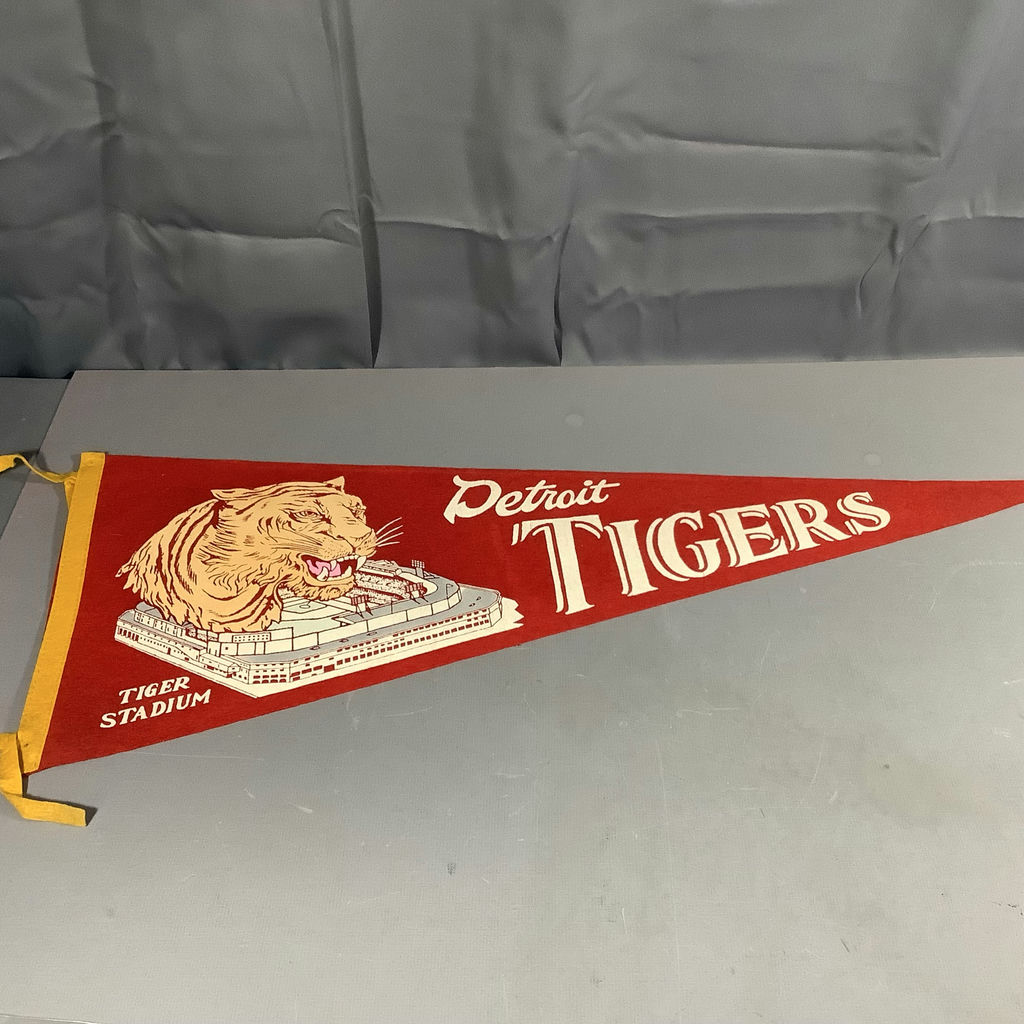 Vintage Baseball Pennants - White Sox / Tigers / Braves - image 7 of 19