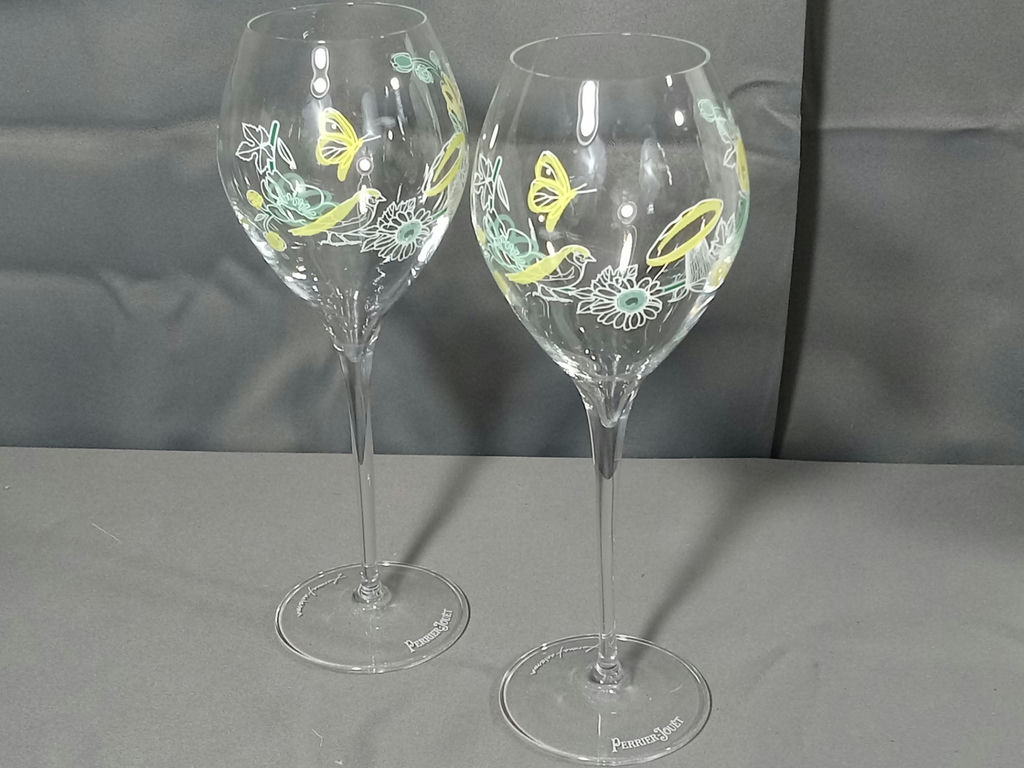Fit for a Glamorous Occasion - image 4 of 20
