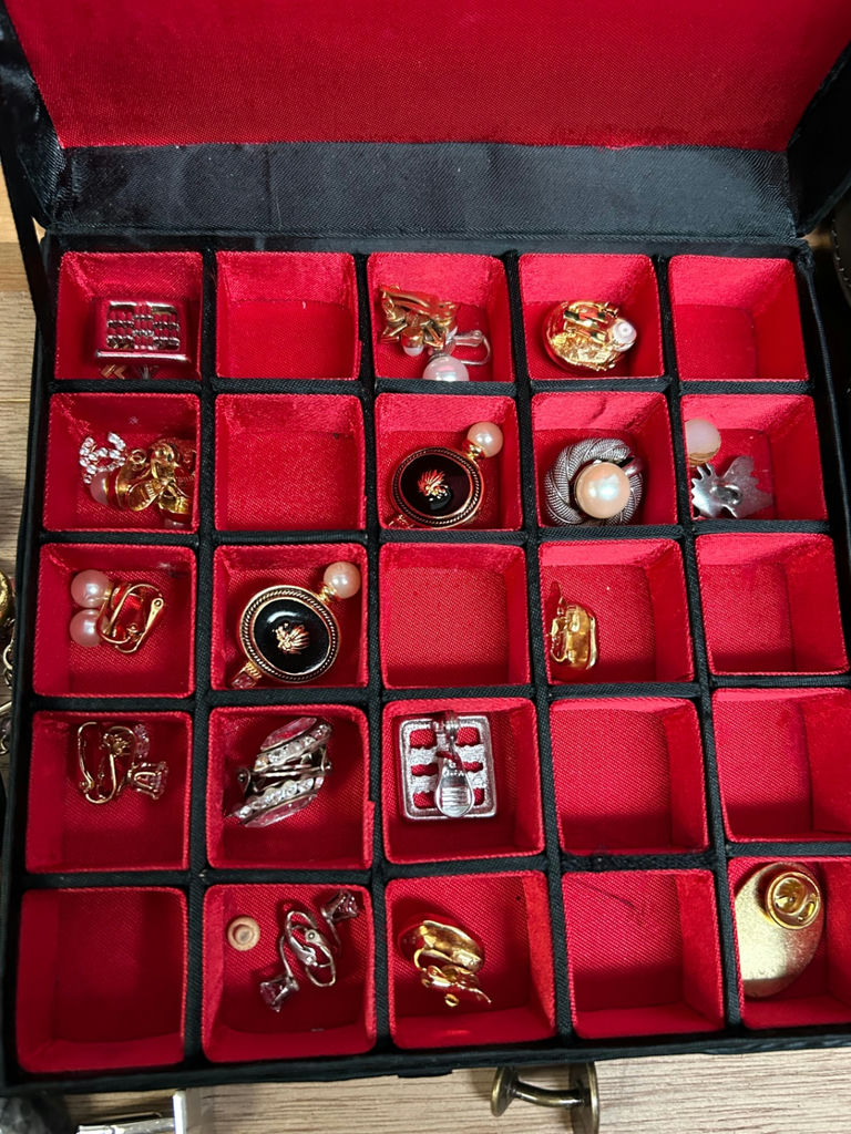 Costume Jewelry - image 3 of 7