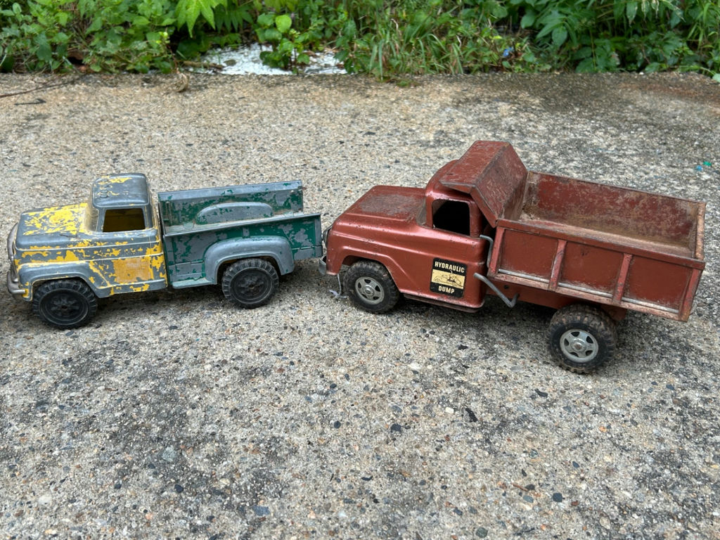 A Collection of Vintage Model Trucks - image 6 of 9