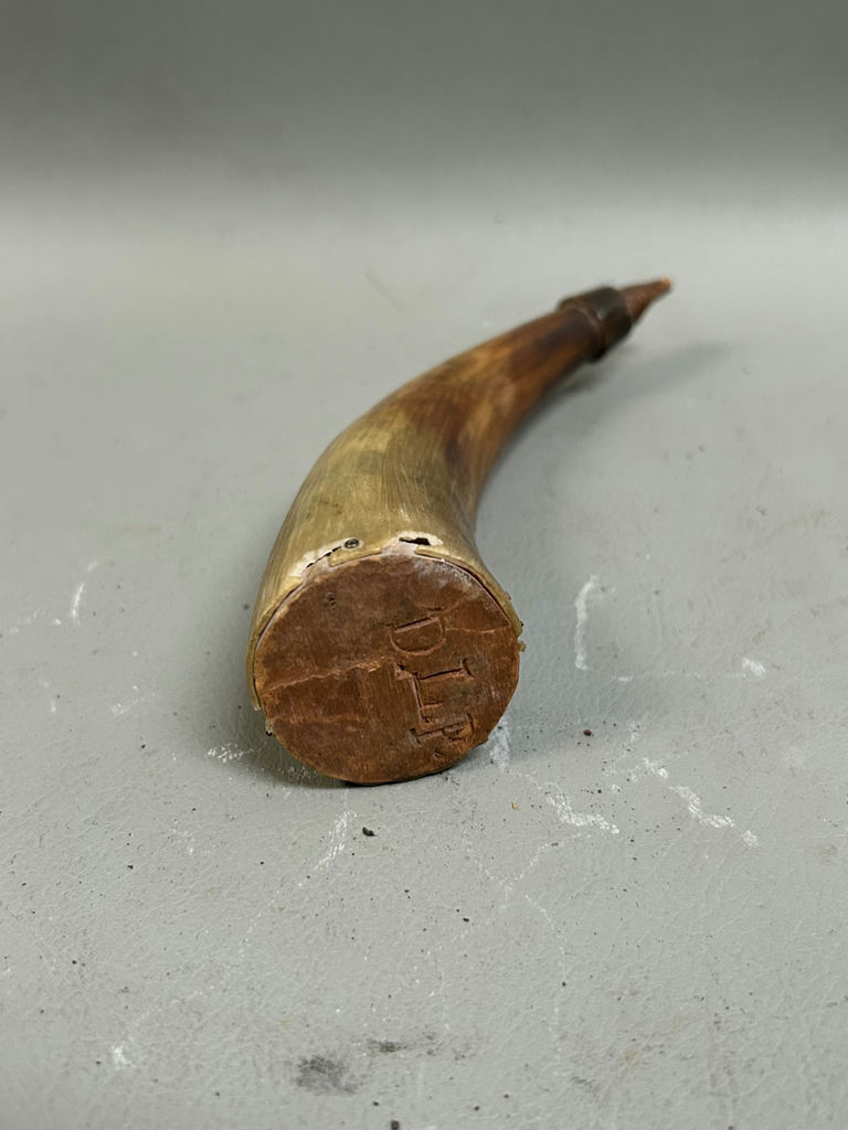 Antique Muzzle Loader Black Powder Horn - image 5 of 6
