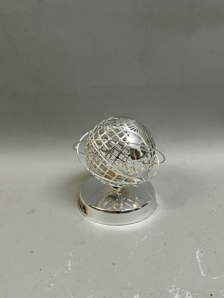 1961 New York World's Fair Unisphere Model - image 4 of 5