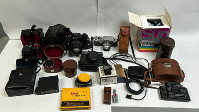 Vintage Cameras & Accessories - Image 1 of 10