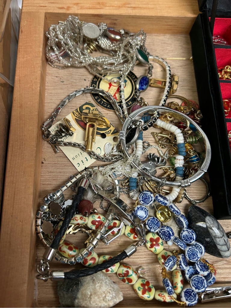 Costume Jewelry - image 6 of 7