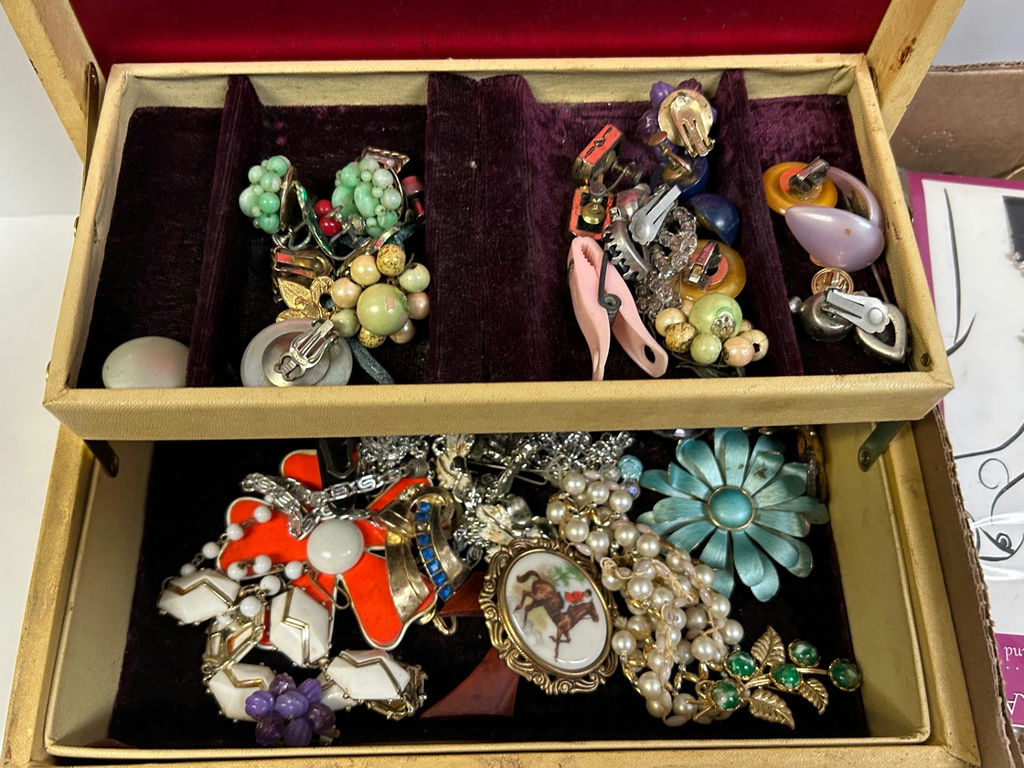 Costume Jewelry - image 4 of 7