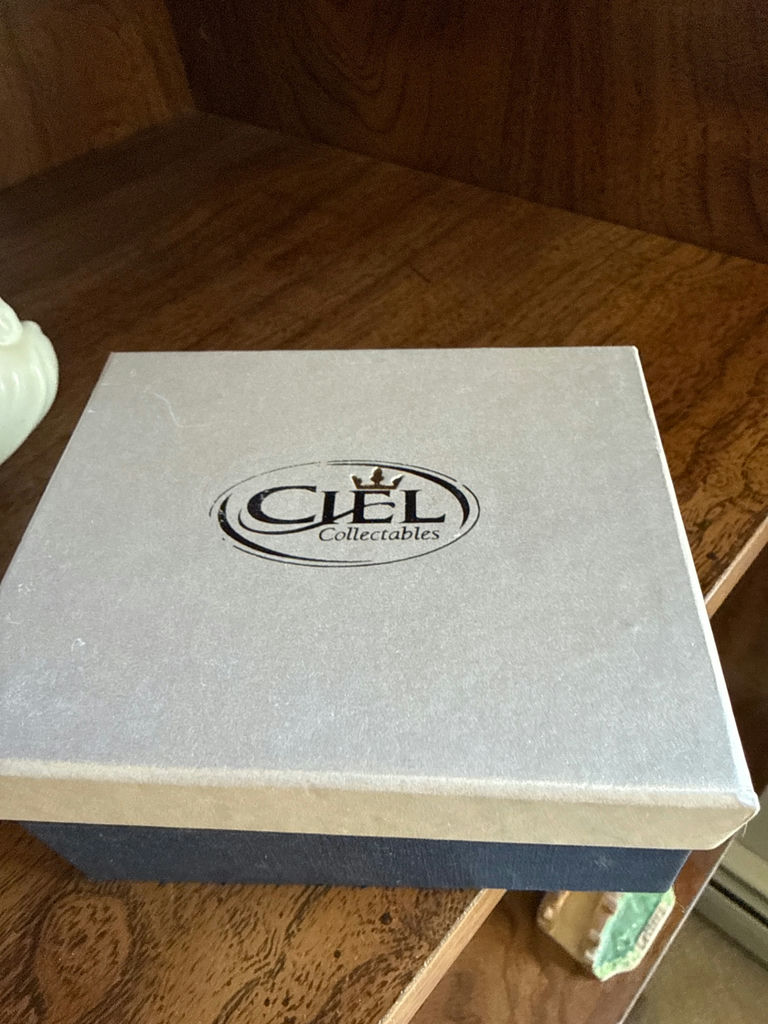 Ciel Ornate metal filigree trinket box - image 3 of 3