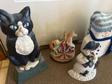 Door stops - Winter-themed figurines: cat statue, carousel horse, and snowmen - thumbnail 3 of 4