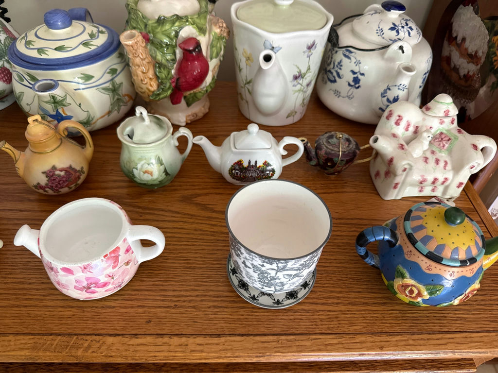 Assorted ceramic teapots and teaware - image 3 of 3