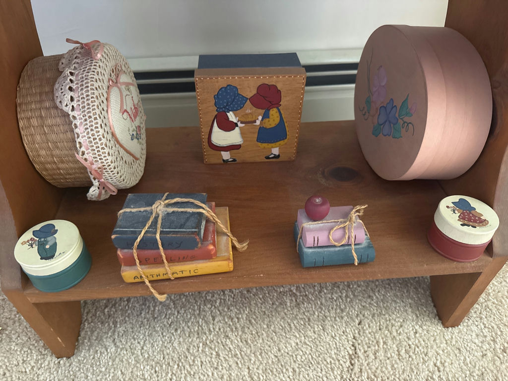 Decorative trinket boxes and tins - image 2 of 2
