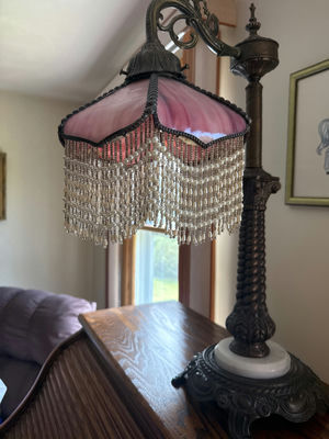 Vintage table lamp with pink shade and bead fringe - Image 1 of 3