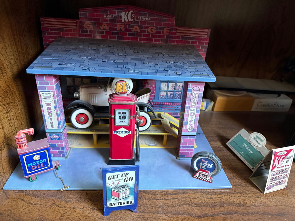 KC's Garage Gas Station Miniature Playset - image 3 of 3